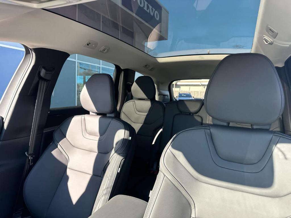 new 2025 Volvo EX90 car, priced at $78,569