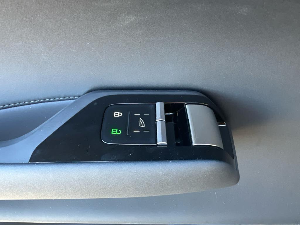 new 2025 Volvo EX90 car, priced at $78,569