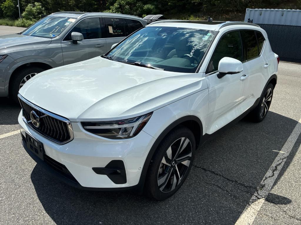 used 2024 Volvo XC40 car, priced at $32,494