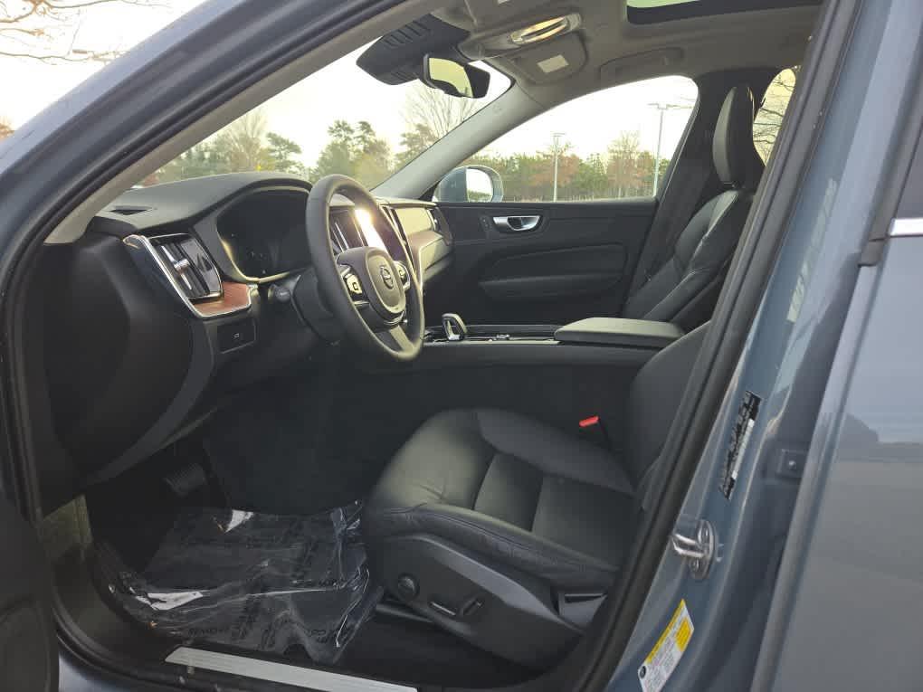 used 2023 Volvo XC60 car, priced at $32,900