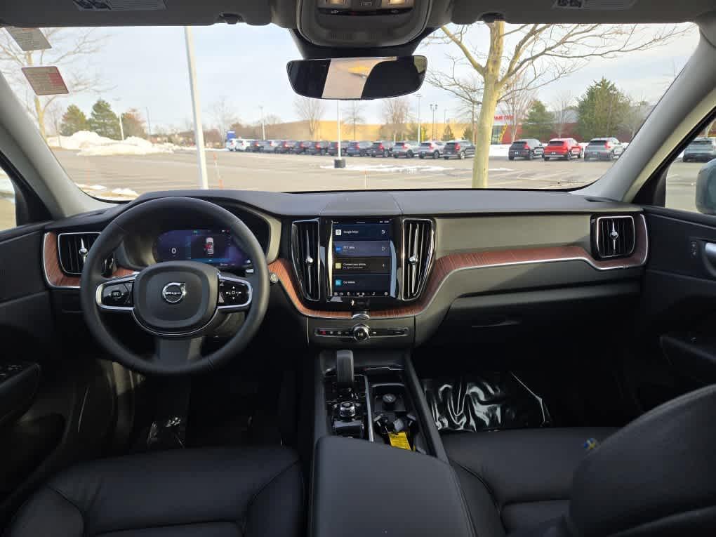used 2023 Volvo XC60 car, priced at $32,900