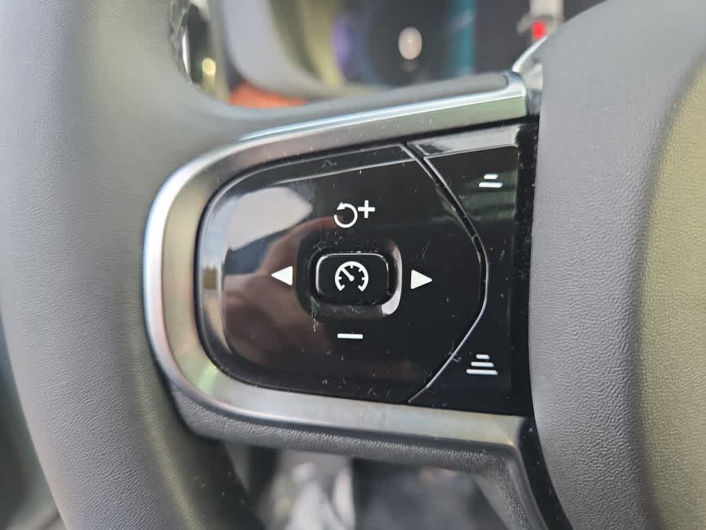 used 2023 Volvo XC60 car, priced at $32,900