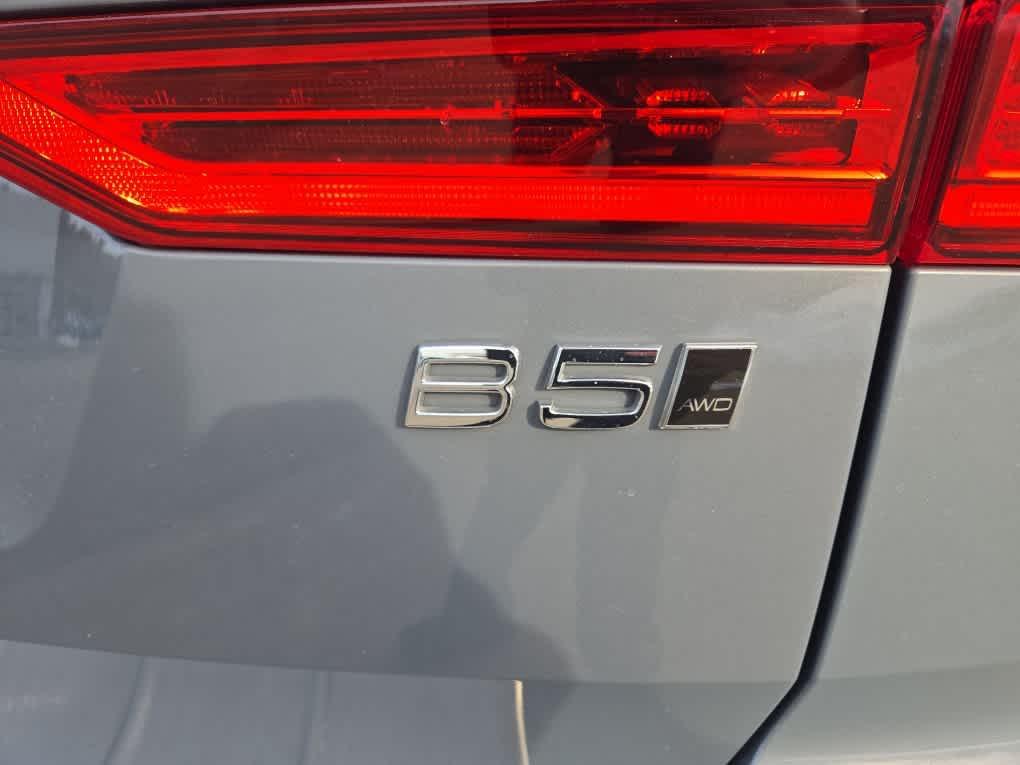 used 2023 Volvo XC60 car, priced at $32,900