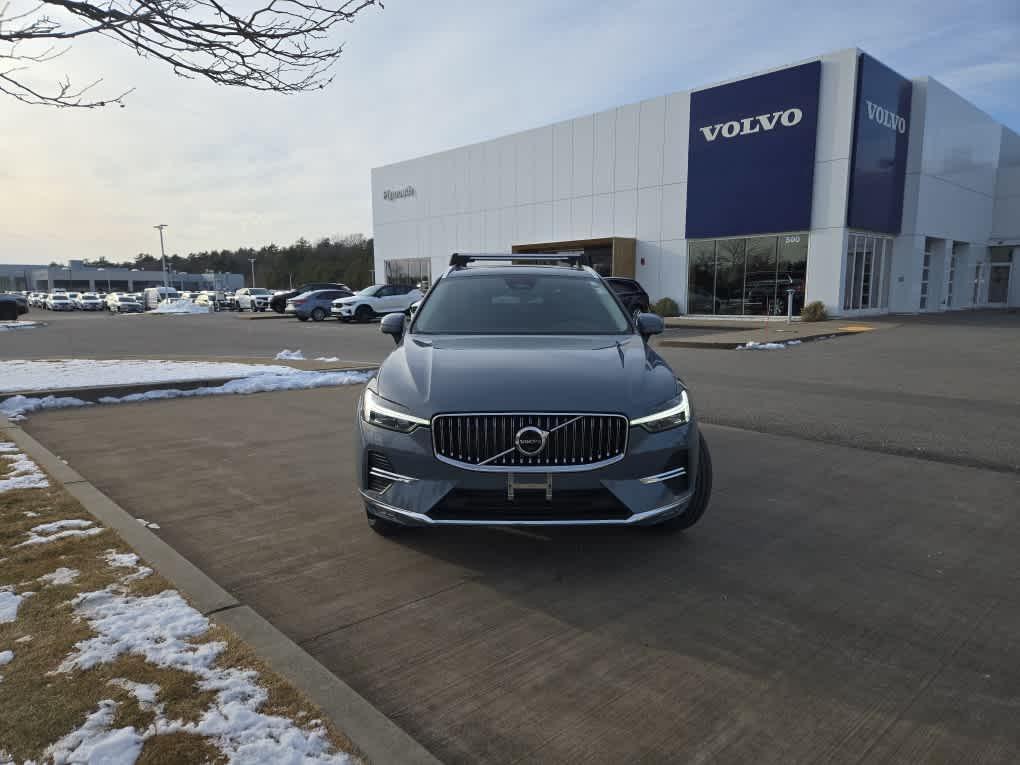 used 2023 Volvo XC60 car, priced at $32,900