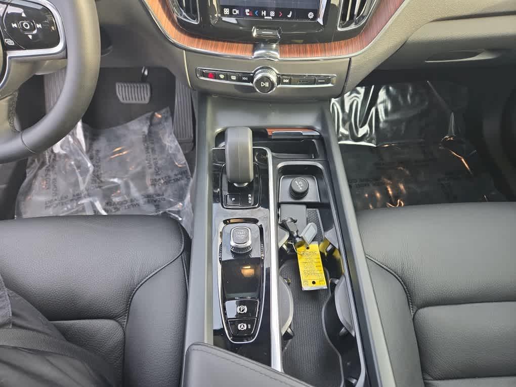 used 2023 Volvo XC60 car, priced at $32,900