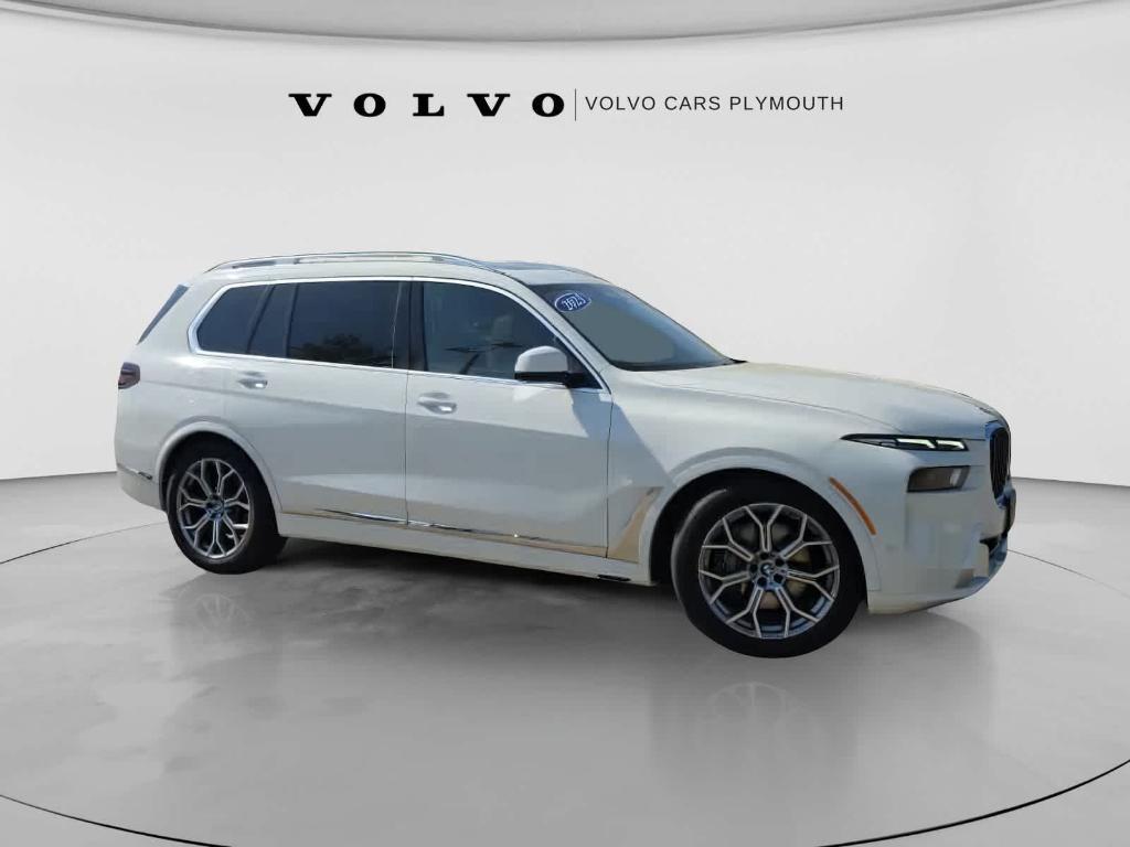 BMW X7 view 2