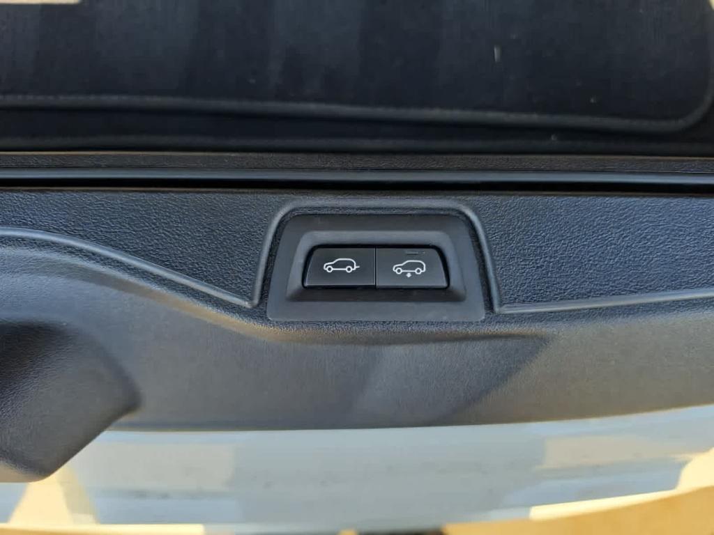 BMW X7 view 9