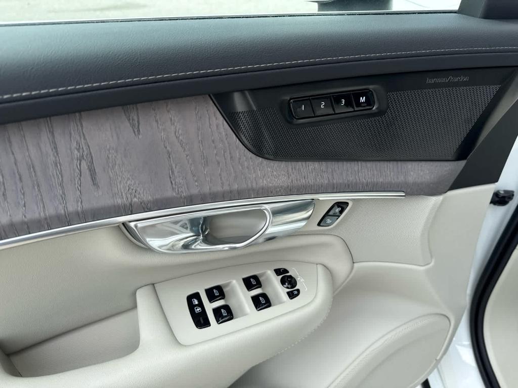 new 2026 Volvo XC90 car, priced at $75,155