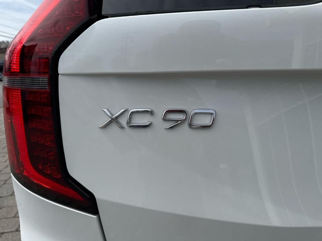 new 2026 Volvo XC90 car, priced at $75,155