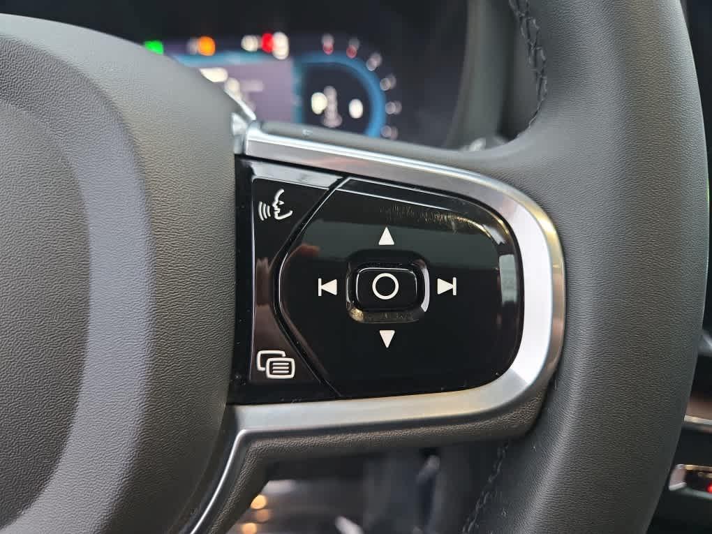 used 2023 Volvo XC60 car, priced at $30,300
