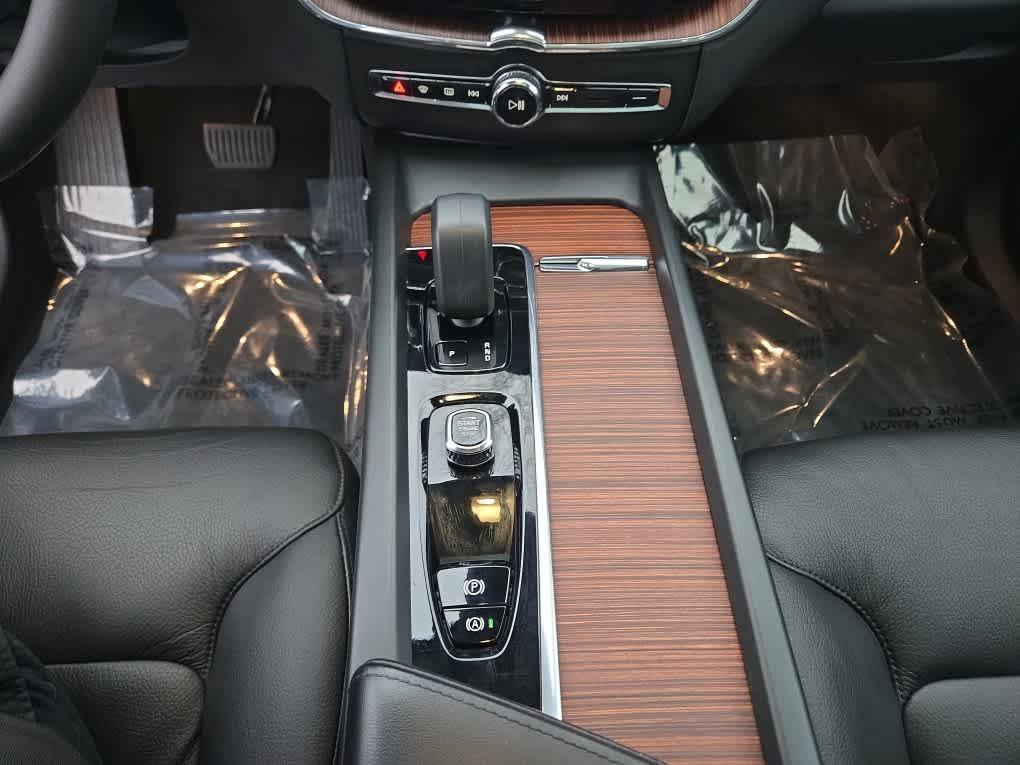 used 2023 Volvo XC60 car, priced at $30,300