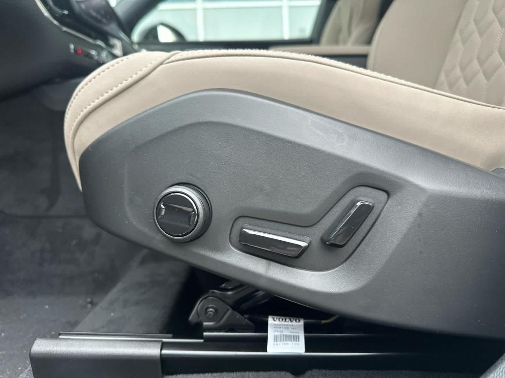 new 2026 Volvo XC60 car, priced at $59,084