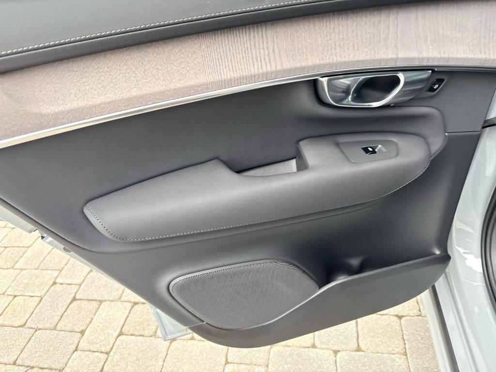 new 2026 Volvo XC90 car, priced at $75,749