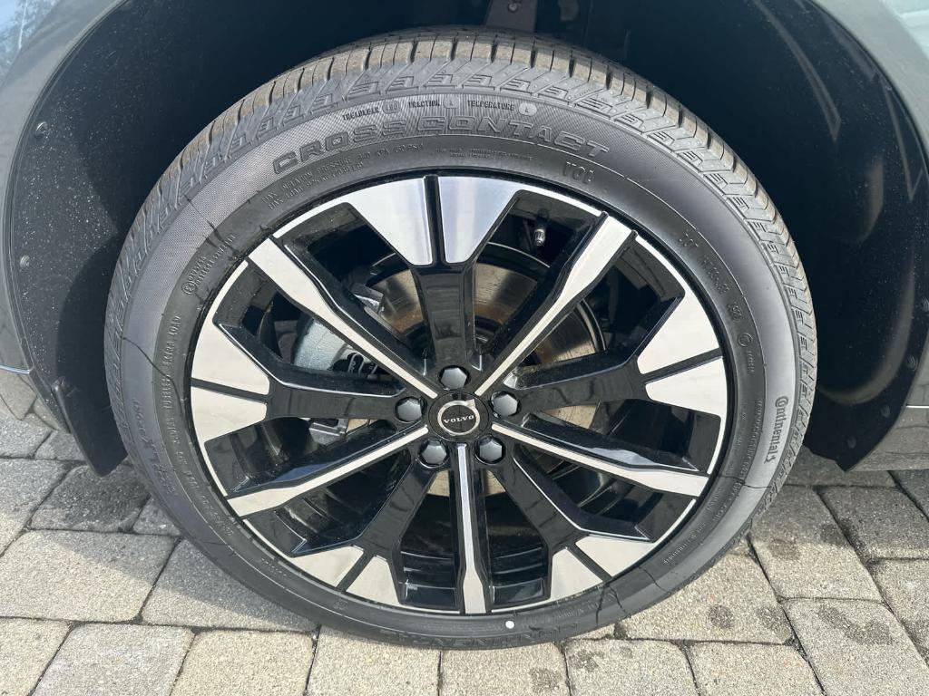 new 2026 Volvo XC60 car, priced at $59,884