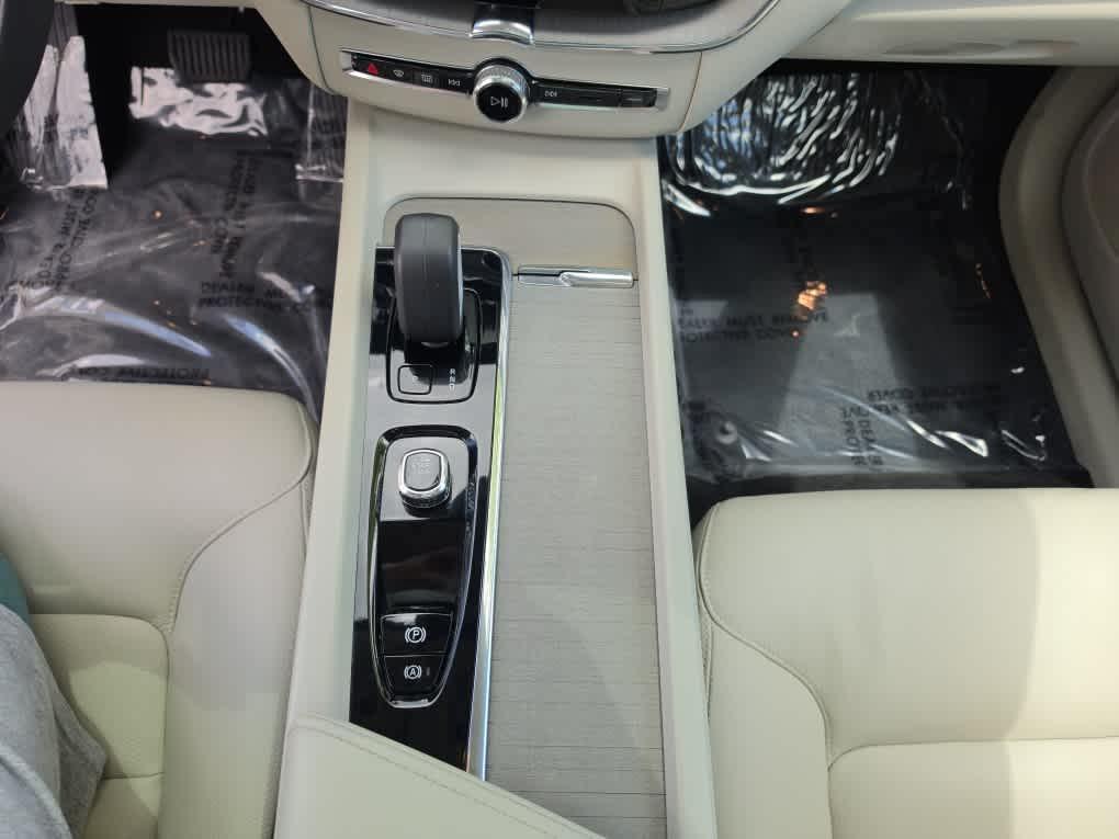 used 2023 Volvo XC60 car, priced at $36,094