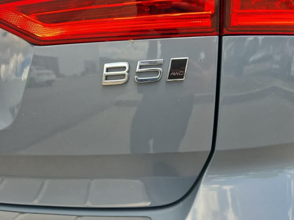 used 2023 Volvo XC60 car, priced at $36,094
