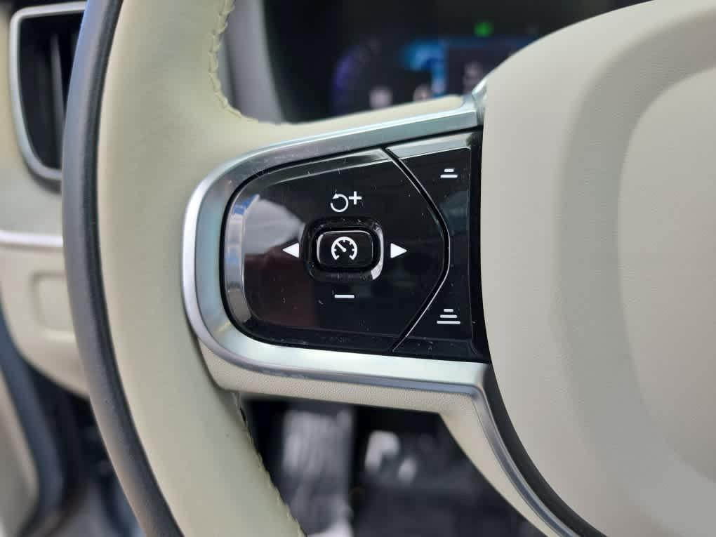 used 2023 Volvo XC60 car, priced at $36,094