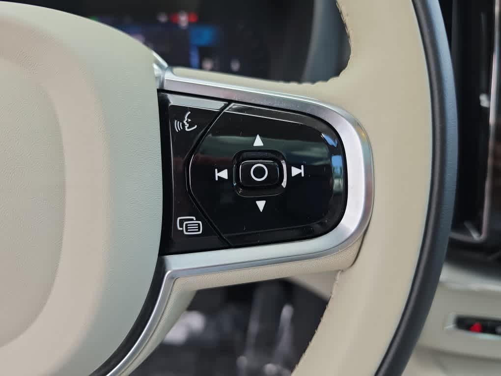 used 2023 Volvo XC60 car, priced at $36,094