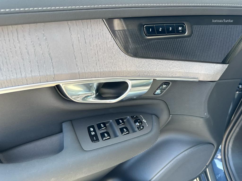 new 2026 Volvo XC90 car, priced at $76,580