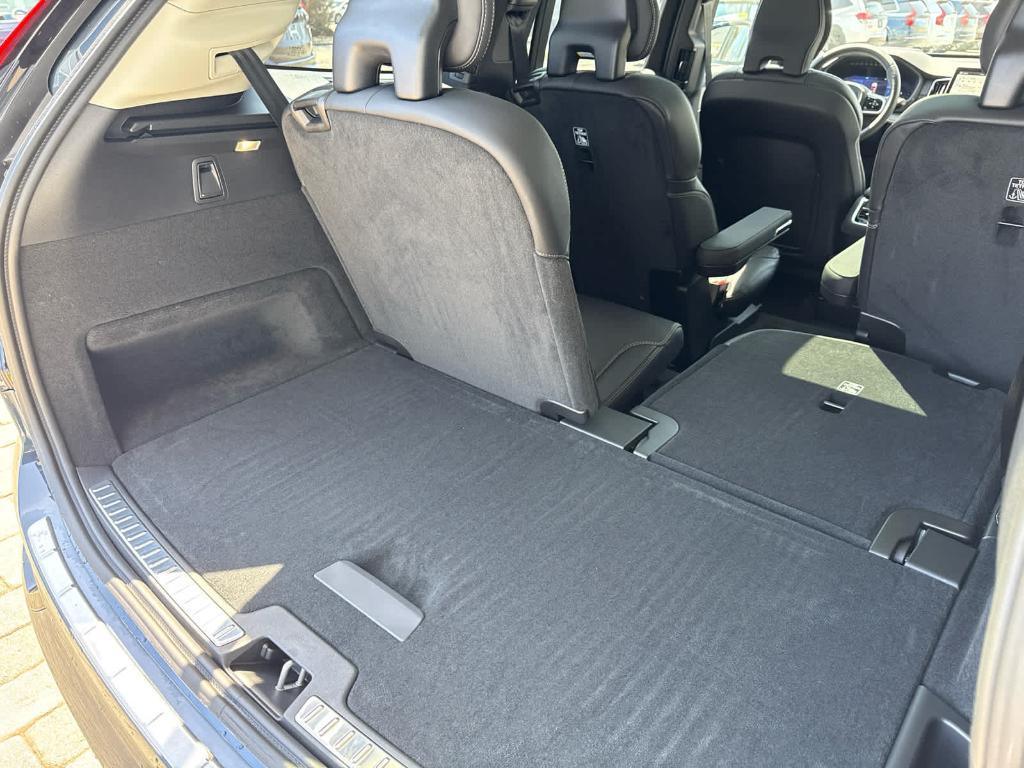 new 2026 Volvo XC90 car, priced at $76,580