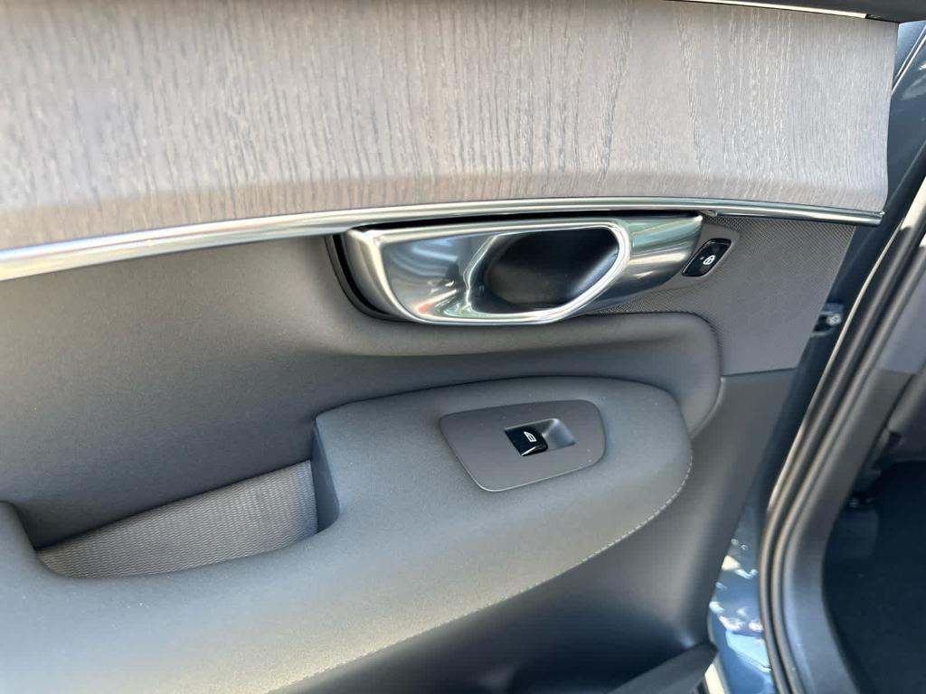 new 2026 Volvo XC90 car, priced at $76,580