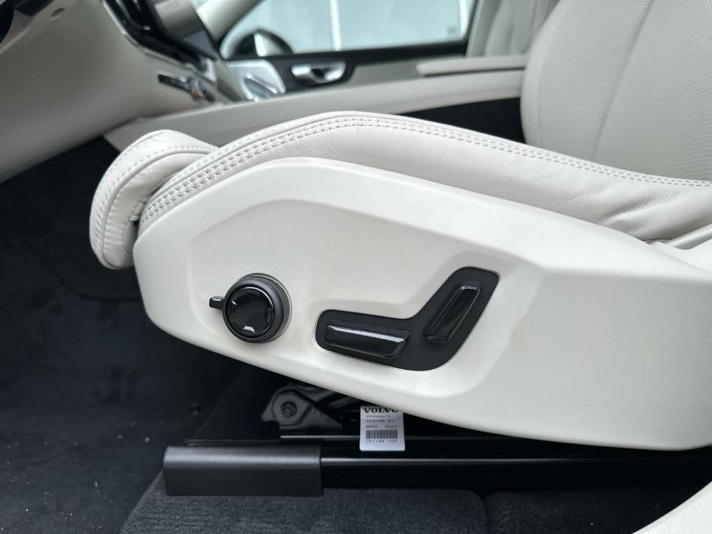 new 2026 Volvo XC60 car, priced at $69,684