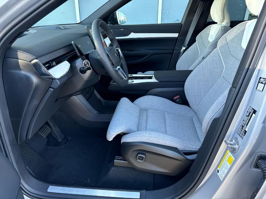 new 2025 Volvo EX90 car, priced at $74,569