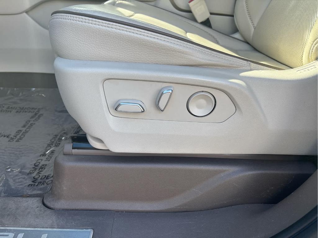 used 2023 GMC Yukon car, priced at $61,094