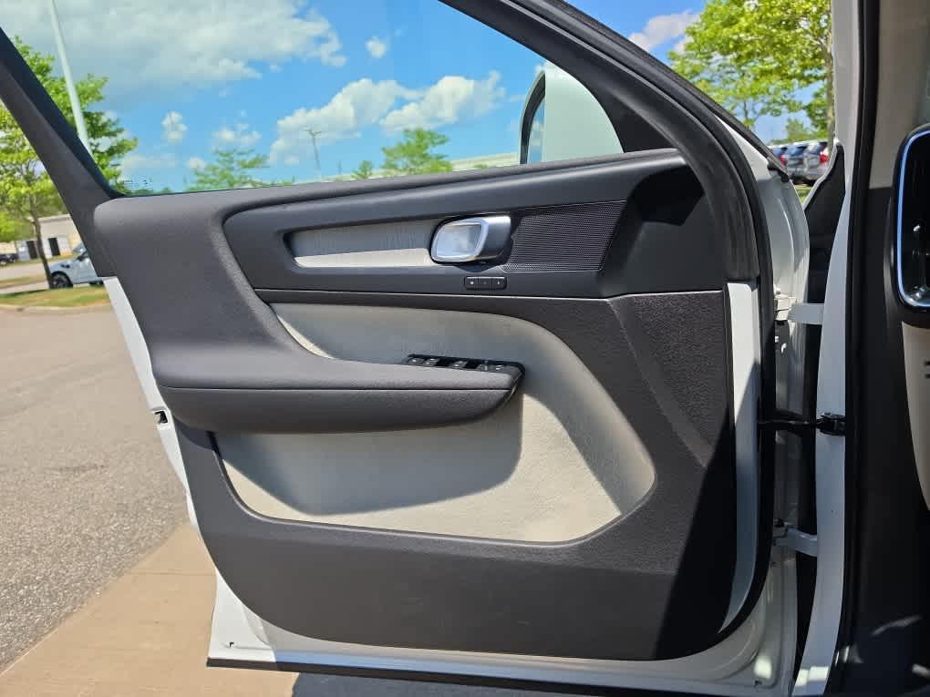 used 2023 Volvo XC40 car, priced at $28,094