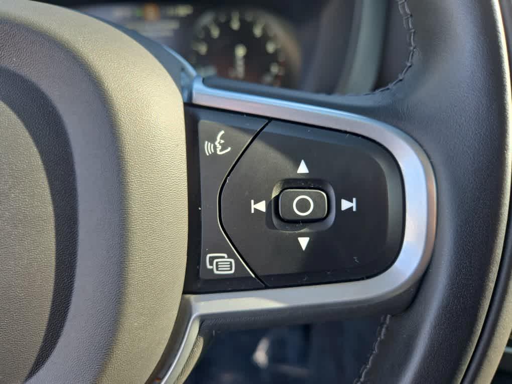 used 2021 Volvo XC60 car, priced at $26,800