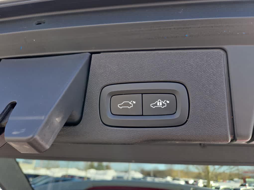 used 2021 Volvo XC60 car, priced at $26,800