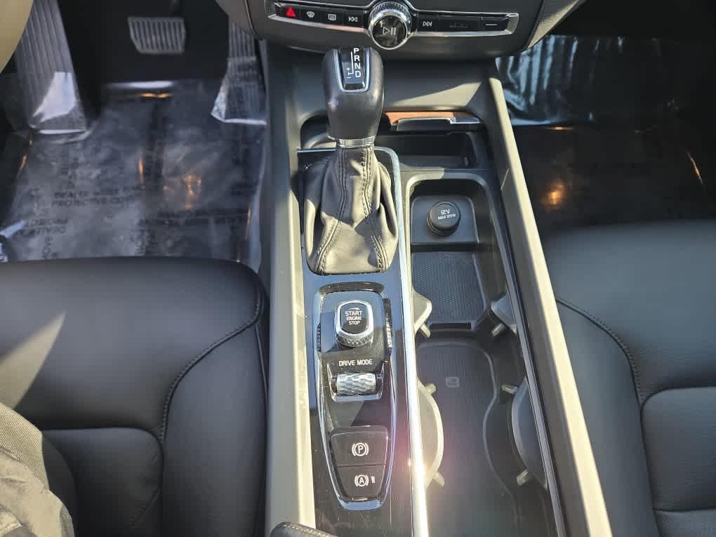 used 2021 Volvo XC60 car, priced at $26,800
