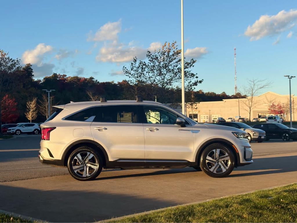 used 2022 Kia Sorento Plug-In Hybrid car, priced at $22,300