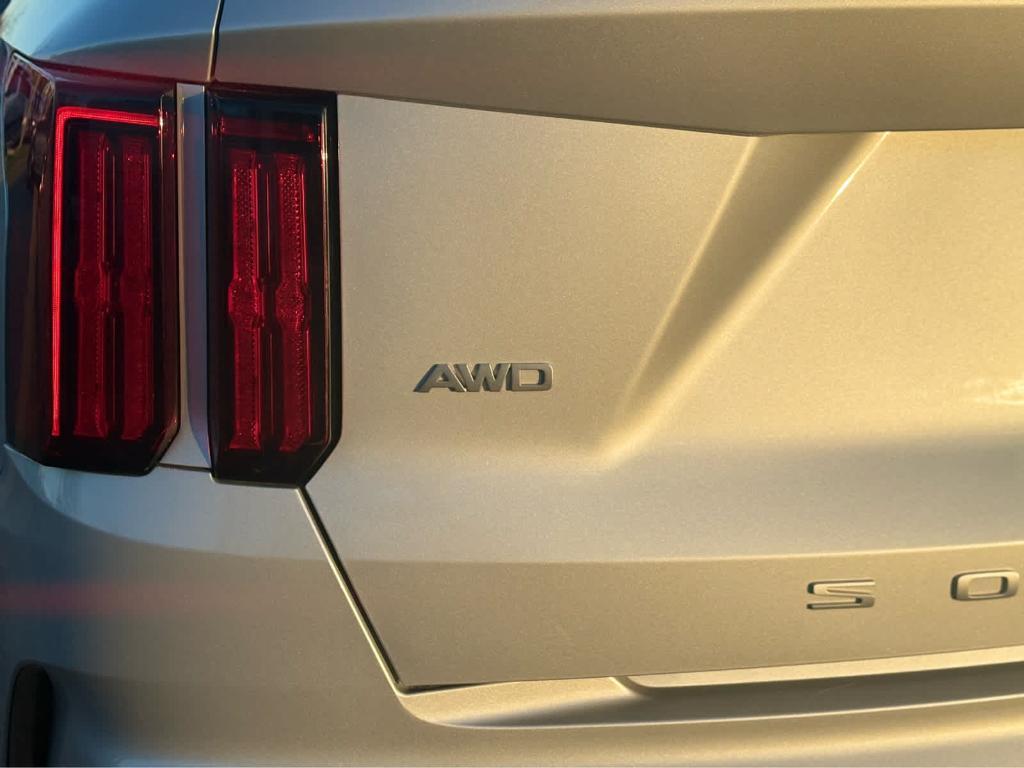 used 2022 Kia Sorento Plug-In Hybrid car, priced at $22,300