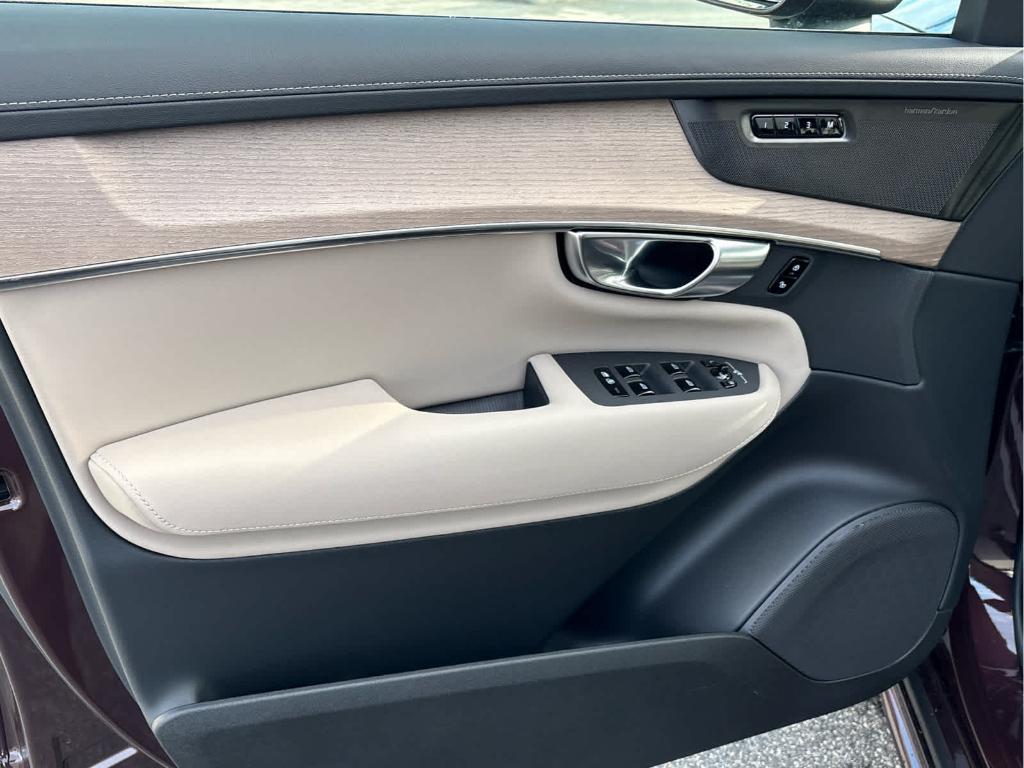 new 2026 Volvo XC90 car, priced at $69,044
