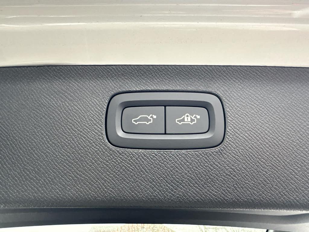 new 2026 Volvo XC90 car, priced at $71,825