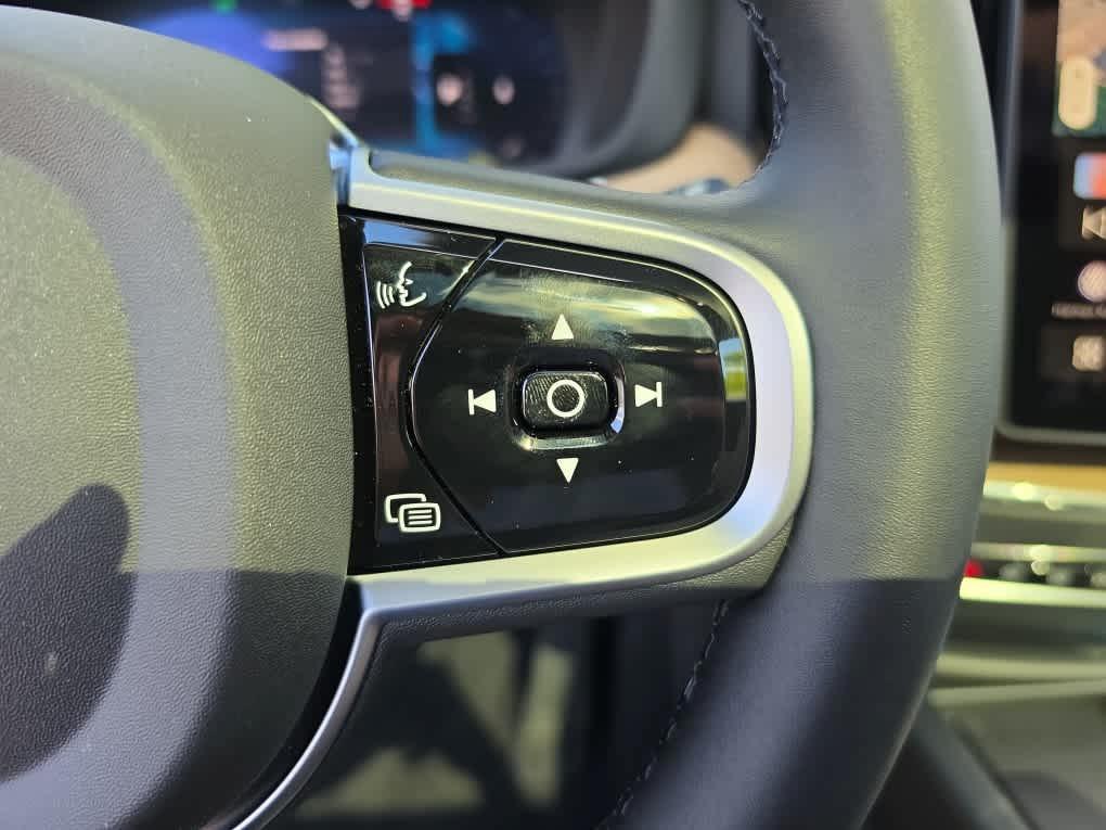 new 2026 Volvo XC60 car, priced at $59,084