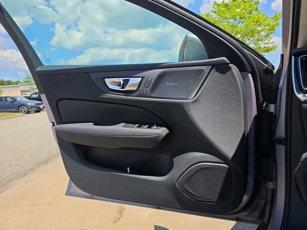 new 2026 Volvo V60 Cross Country car