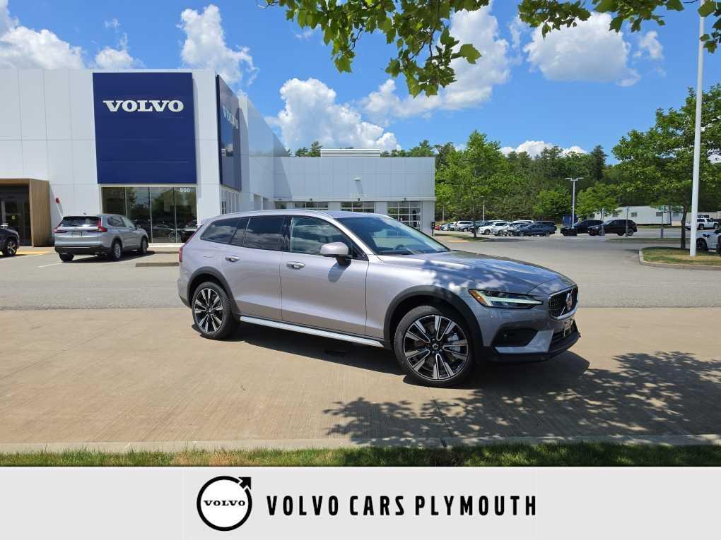 new 2026 Volvo V60 Cross Country car
