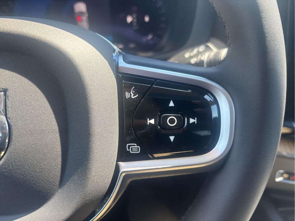 new 2026 Volvo XC60 car, priced at $59,084