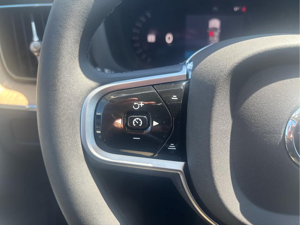 new 2026 Volvo XC60 car, priced at $59,084