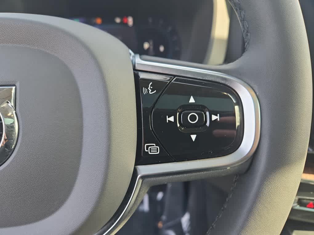 used 2023 Volvo XC60 car, priced at $34,600