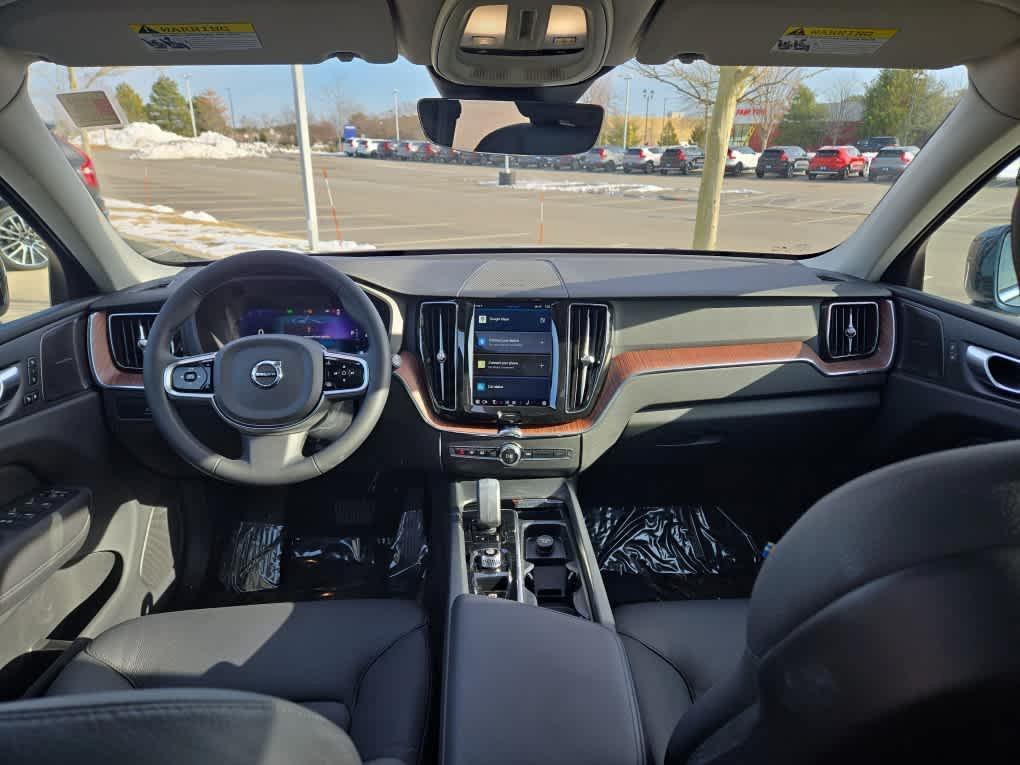 used 2023 Volvo XC60 car, priced at $34,600