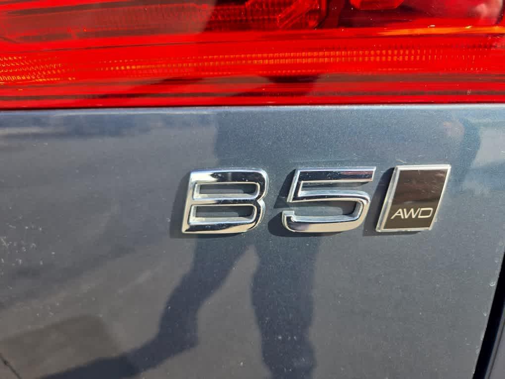 used 2023 Volvo XC60 car, priced at $34,600