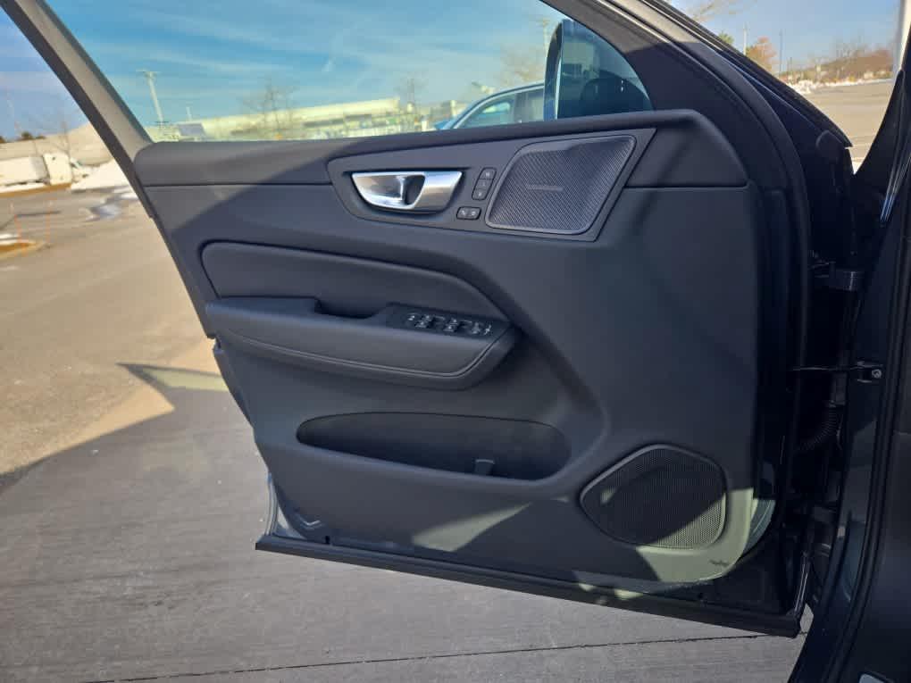 used 2023 Volvo XC60 car, priced at $34,600