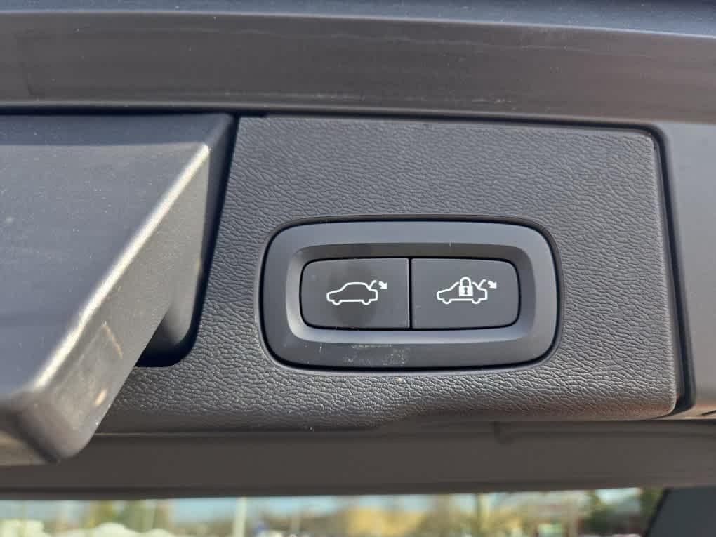 used 2023 Volvo XC60 car, priced at $34,600