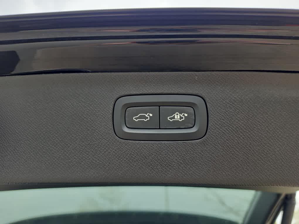 used 2025 Volvo XC90 car