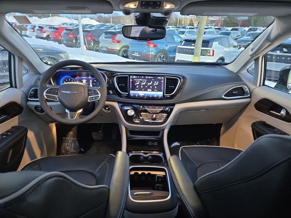 used 2024 Chrysler Pacifica car, priced at $34,400