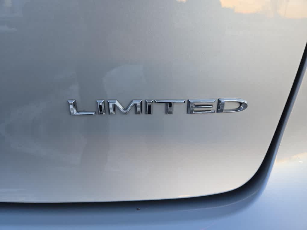 used 2024 Chrysler Pacifica car, priced at $34,400