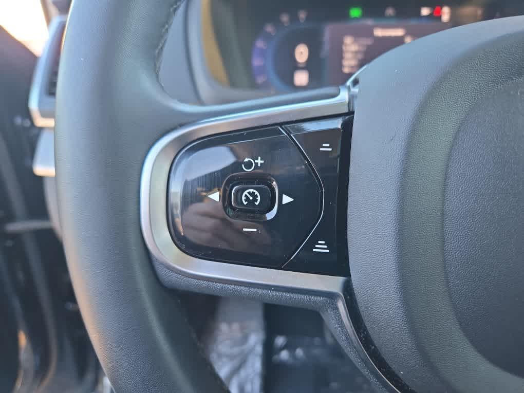 used 2023 Volvo XC90 car, priced at $34,500